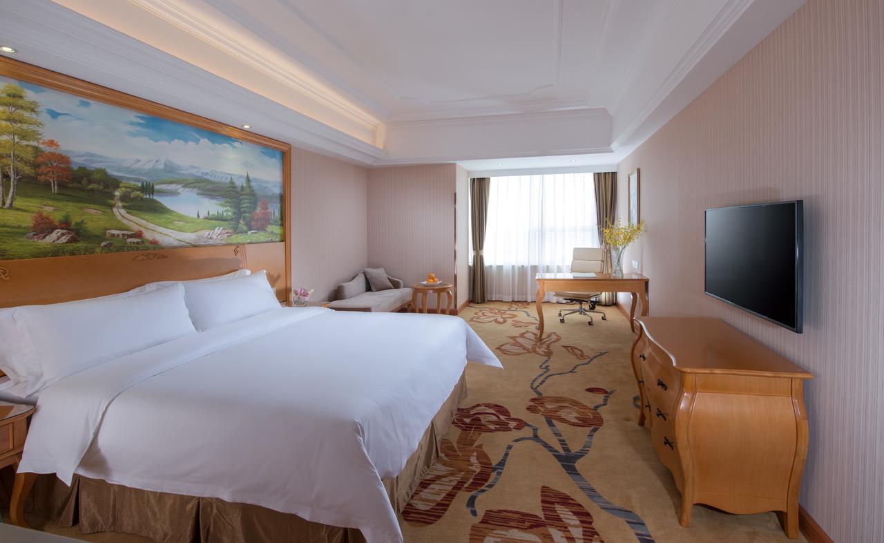 Vienna 3 Best Hotel Meilong Road Shenzhen Exterior foto